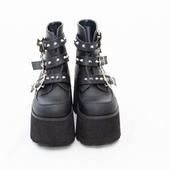 Demonia Ashes-55 Women Goth Chunky Heeled Platform Boots Sz 6 Witchy Bats Buckle - Picture 9 of 10